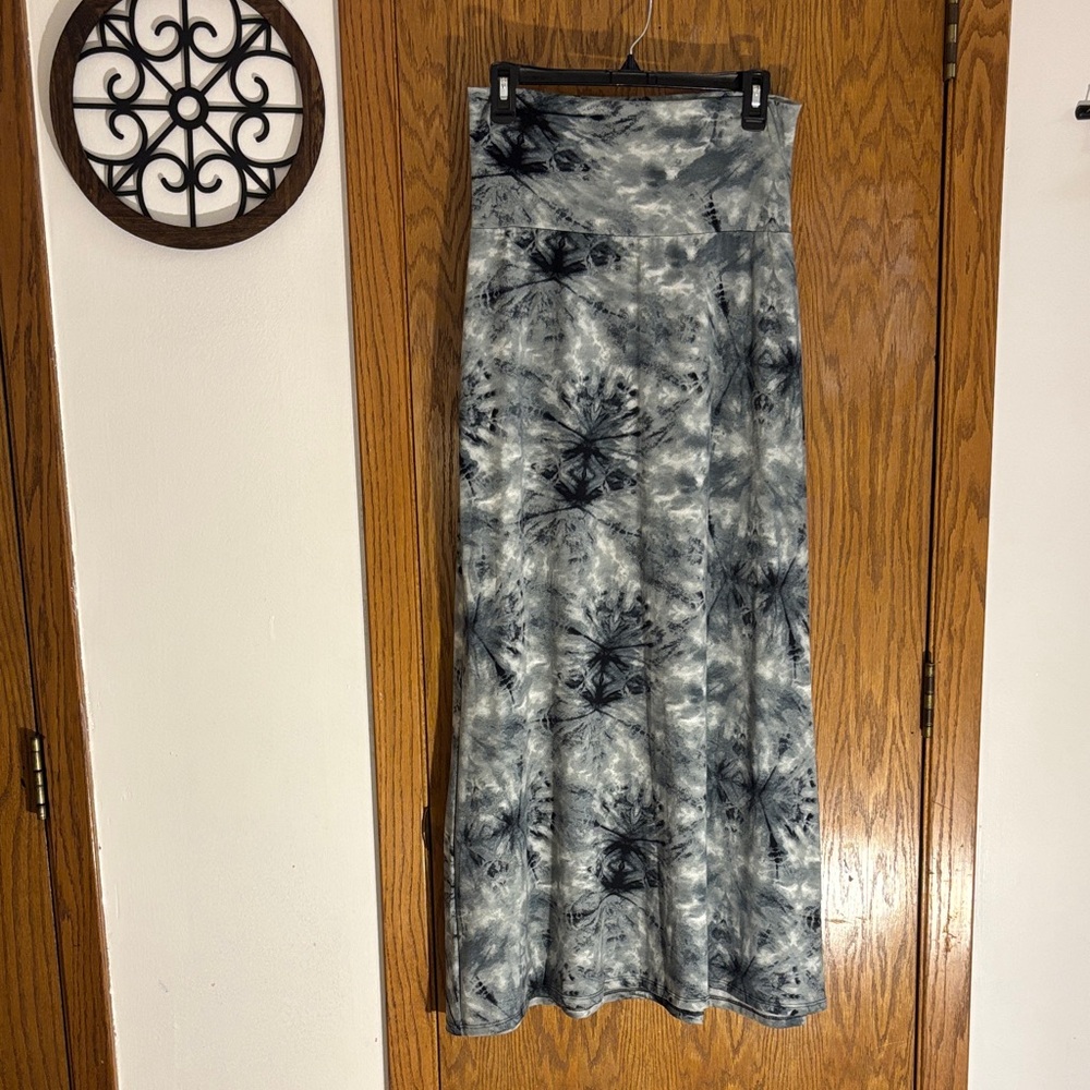 Lilly Rose Elegant Tie-Dye Maxi Skirt